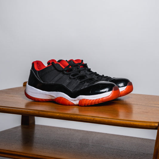 Jordan 11 Low Retro "Bred" // Grösse EU 41 // Sneaker